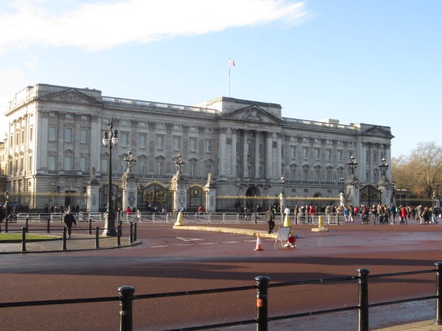 Buckingham Palace.JPG